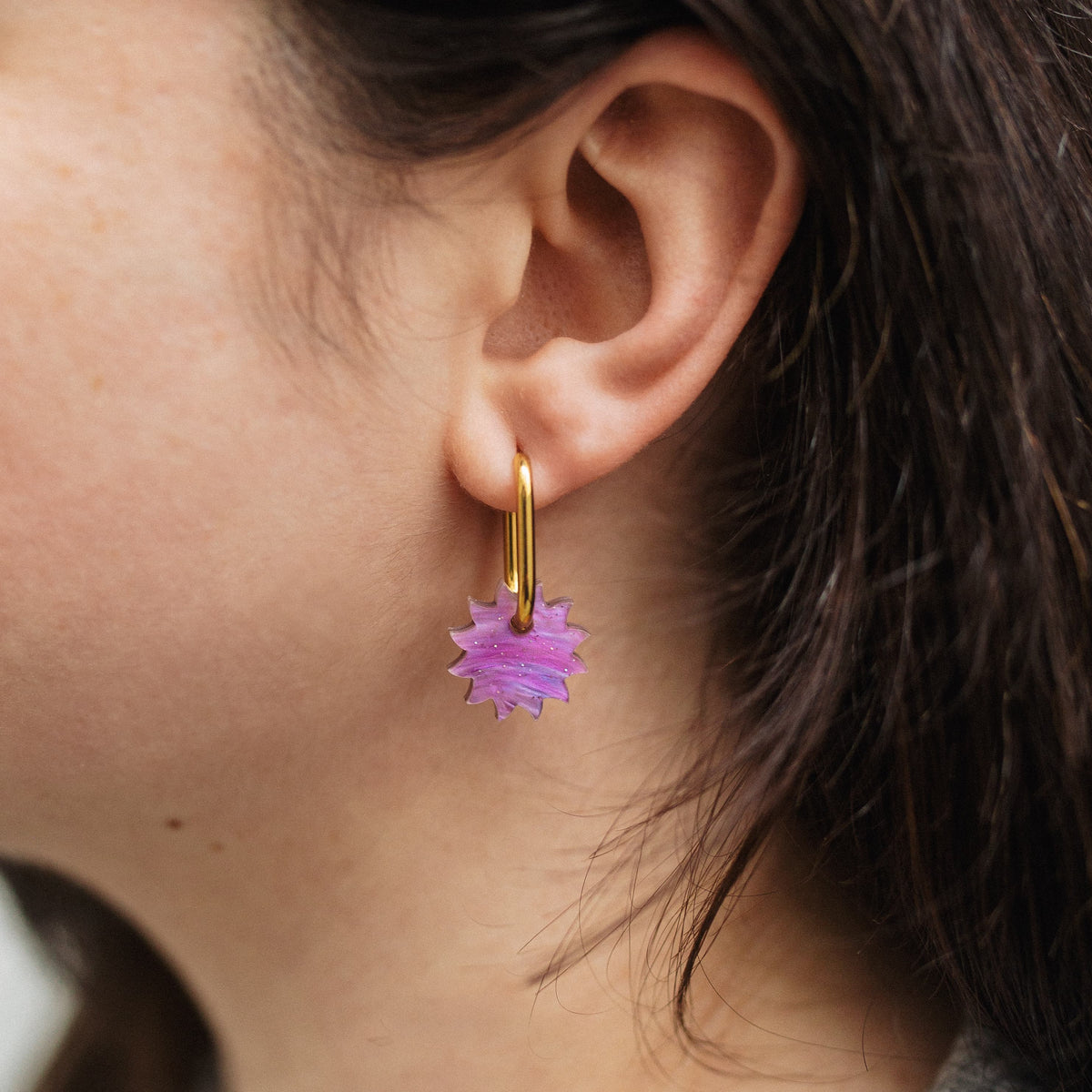 Luz · Pendientes de acrílico y oro 18k